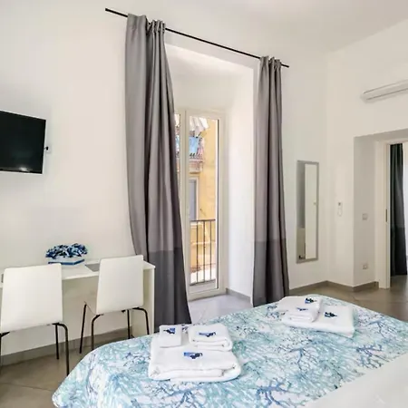 בית הארחה Duomo 34 Guest נאפולי